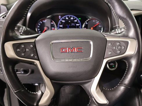 Used 2022 GMC Terrain Denali image 3