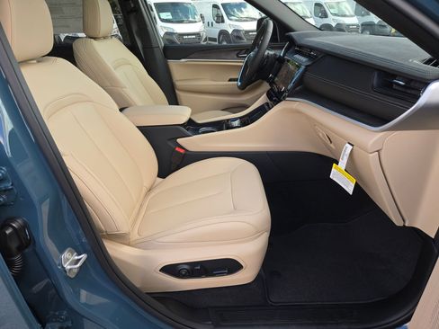 New 2026 Jeep Grand Cherokee L Limited RWD image 23