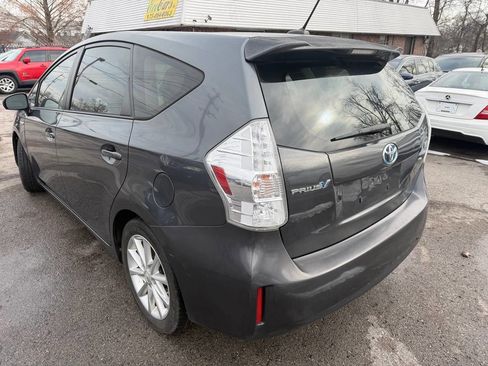 Used 2013 Toyota Prius V Five image 6