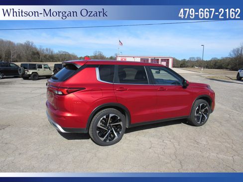 Used 2024 Mitsubishi Outlander SE image 12