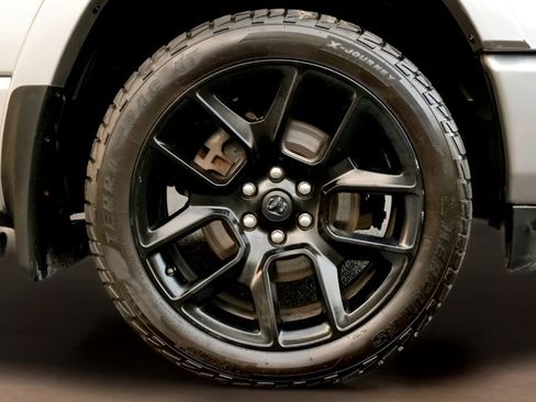 Used 2020 RAM 1500 Laramie AWD/4WD image 36