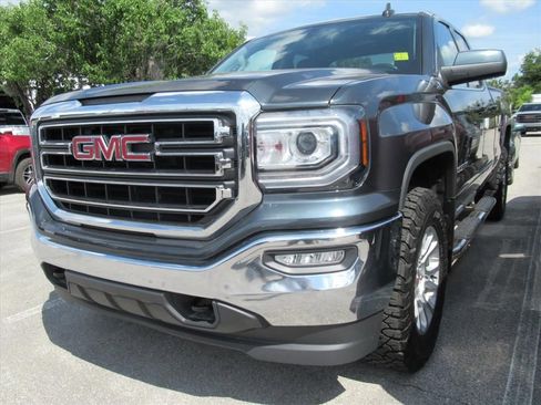 Used 2019 GMC Sierra 1500 SLE w/ SLE Value Package AWD/4WD image 2