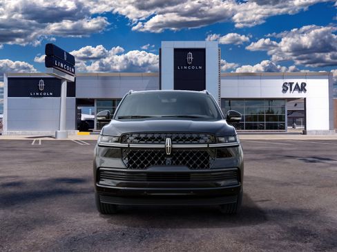 New 2027 Lincoln Navigator Reserve w/ Jet Appearance Package AWD/4WD image 3