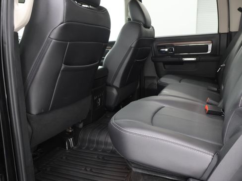 Used 2018 RAM 1500 Laramie w/ Convenience Group AWD/4WD image 36