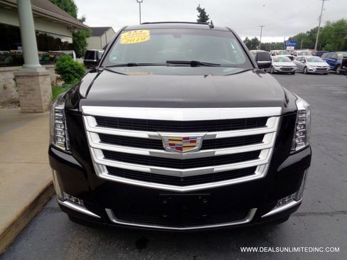 Used 2019 Cadillac Escalade ESV 4WD image 35