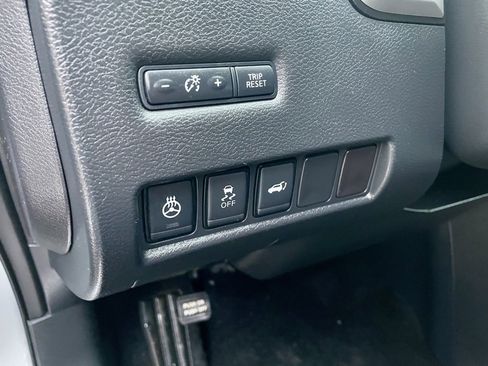 Used 2017 Nissan Murano Platinum w/ Platinum Technology Package image 25