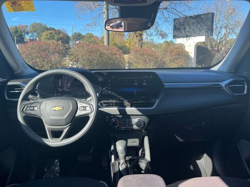 Used 2025 Chevrolet TrailBlazer LT image 28