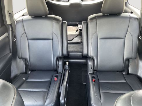 Used 2018 Toyota Highlander XLE image 23