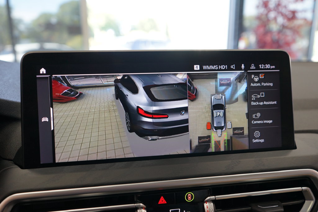 Used 2022 BMW X4 xDrive30i w/ Parking Assistance Package AWD/4WD image 9