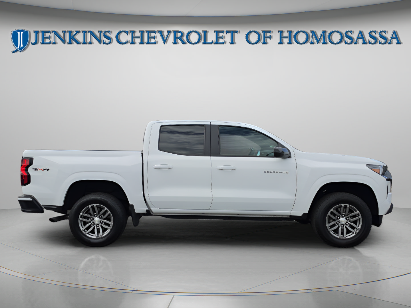 Used 2023 Chevrolet Colorado LT w/ LT Convenience Package II AWD/4WD image 3