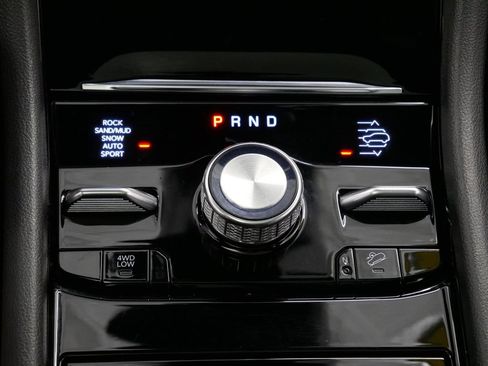 Certified 2024 Jeep Grand Cherokee L Overland w/ Trailer Tow Package image 44