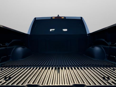 Used 2024 RAM 1500 Laramie image 10