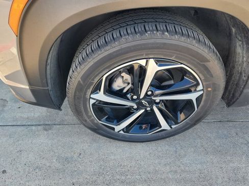 Used 2023 Chevrolet TrailBlazer RS FWD image 9