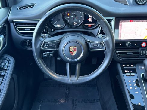 Used 2023 Porsche Macan image 14