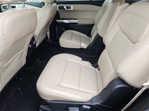 Used 2021 Ford Explorer XLT w/ Equipment Group 202A image 31