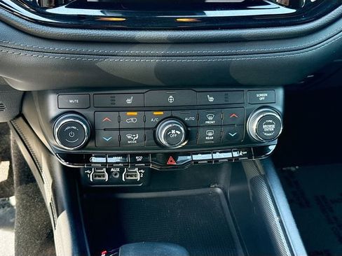 Used 2022 Dodge Durango GT image 15