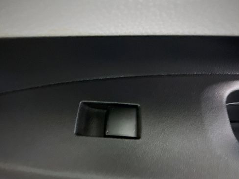 Used 2020 Toyota Corolla LE image 30