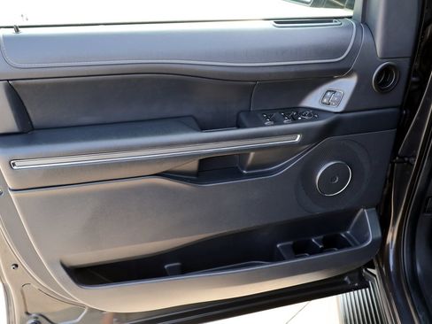 Used 2024 Ford Expedition XLT RWD image 18