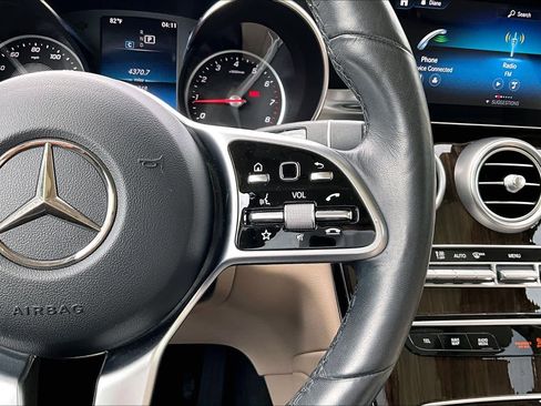 Used 2021 Mercedes-Benz GLC 300 image 27
