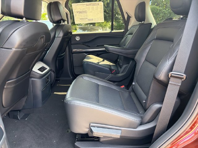 New 2027 Lincoln Navigator Reserve AWD/4WD image 14