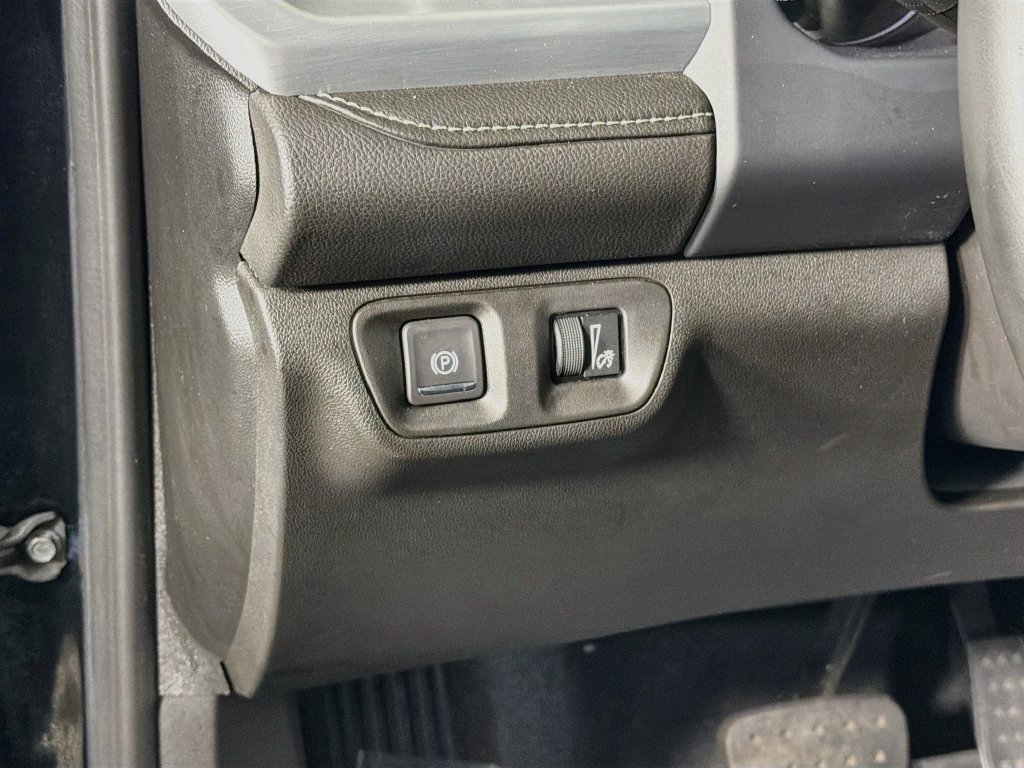 Used 2023 GMC Acadia SLT FWD image 10
