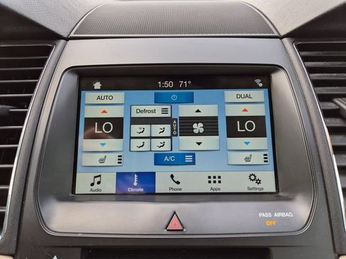 Used 2018 Ford Taurus SEL w/ Equipment Group 201A AWD/4WD image 24