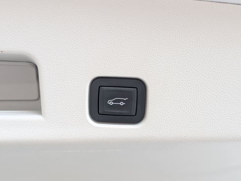 Used 2024 GMC Acadia Denali w/ Super Cruise Package image 20