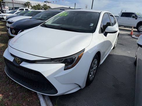 Used 2021 Toyota Corolla L FWD image 3