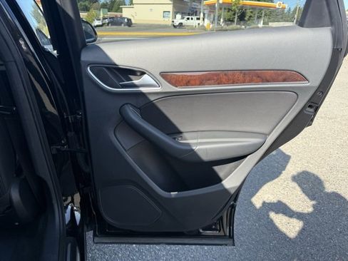 Used 2018 Audi Q3 2.0T Premium Plus w/ Premium Plus Package image 22