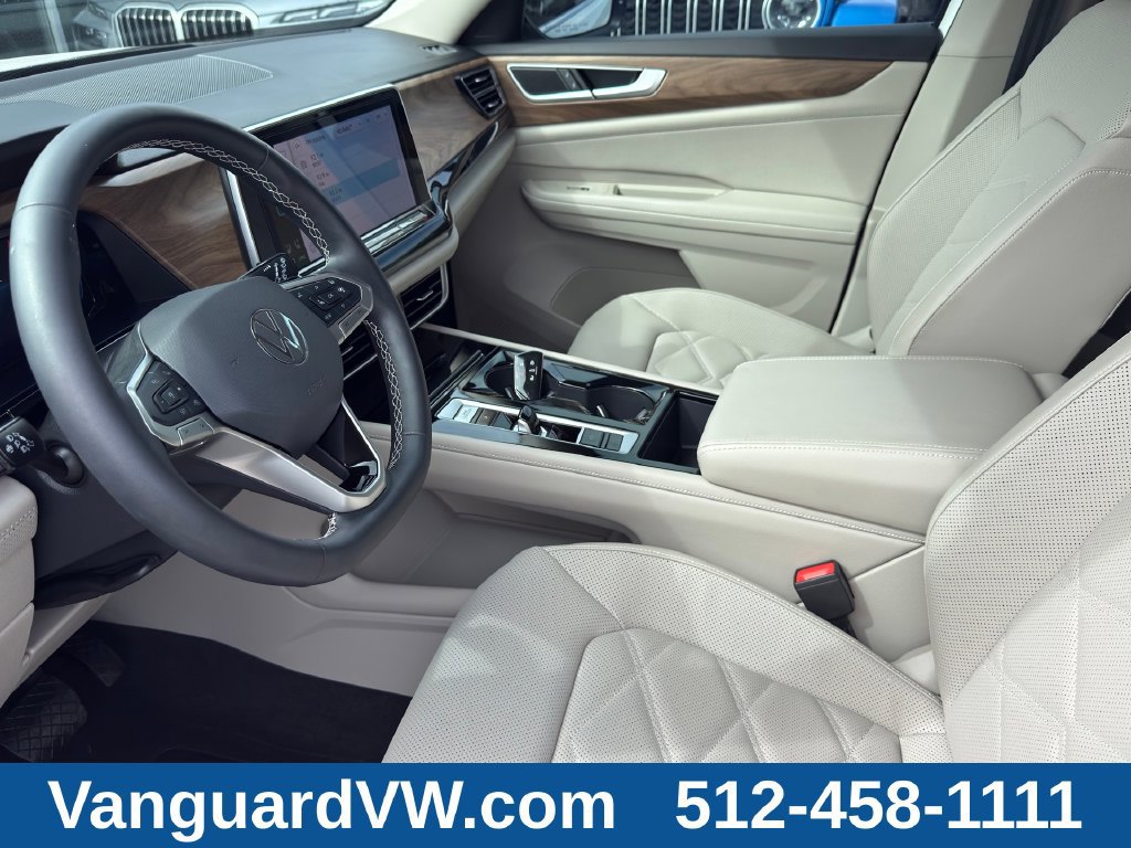 Used 2024 Volkswagen Atlas SE w/ Black Wheel Package FWD image 10