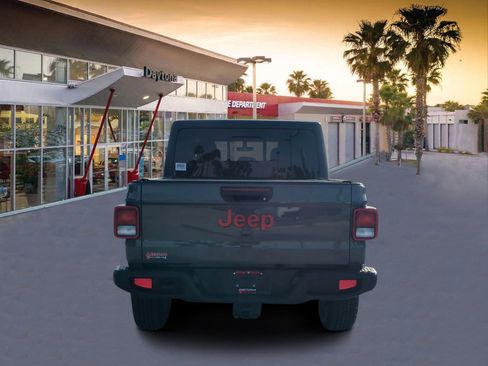 Certified 2023 Jeep Gladiator Sport image 4