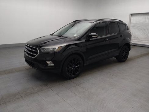 Used 2017 Ford Escape Titanium FWD image 2