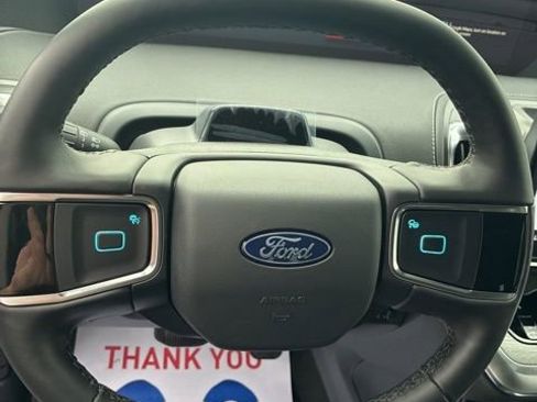 New 2026 Ford Expedition Platinum image 13