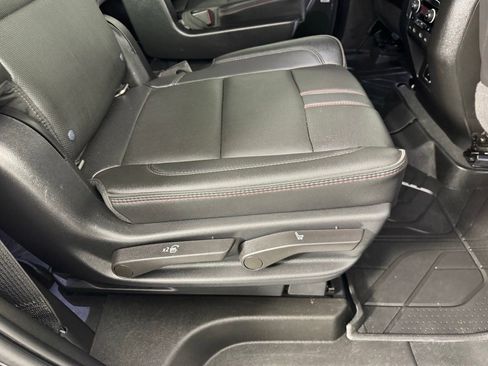 Used 2022 Chevrolet Tahoe RST w/ Luxury Package image 32