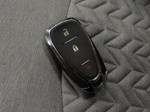 Used 2022 Chevrolet Equinox LS image 32