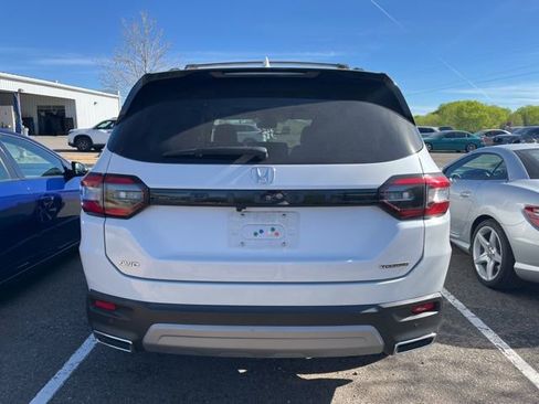 Certified 2023 Honda Pilot Touring image 21