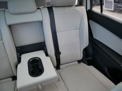 Used 2020 Volkswagen Tiguan SE w/ Panoramic Sunroof Package image 23