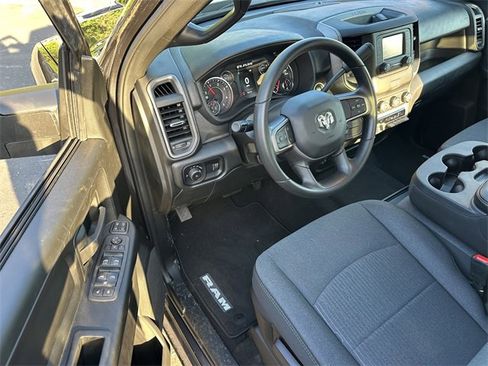 Used 2024 RAM 2500 Tradesman w/ Chrome Appearance Group image 28