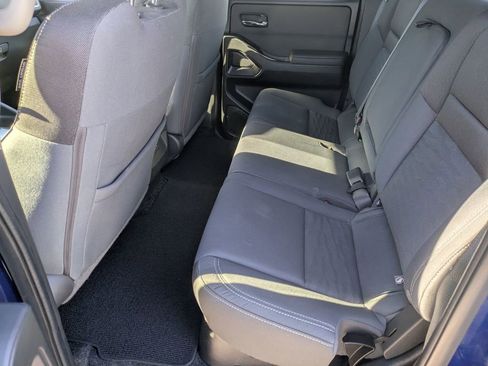 Used 2022 Nissan Frontier SV w/ Graphics Package image 21