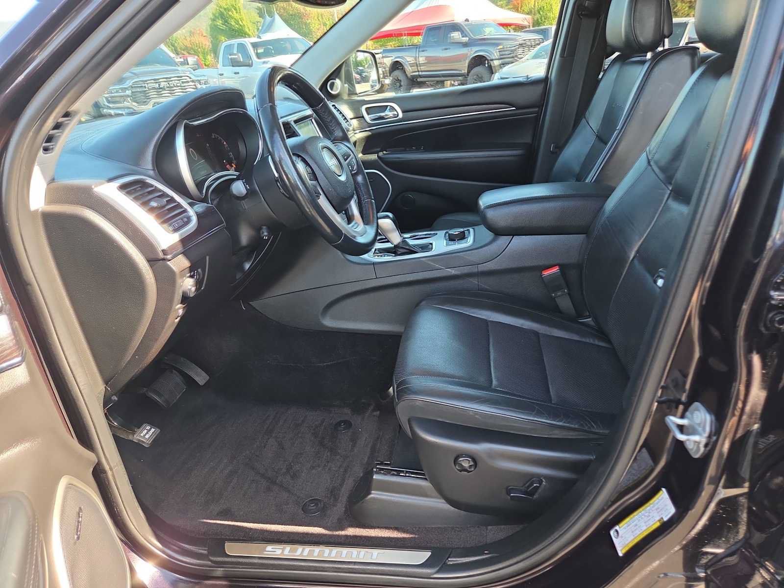 Used 2018 Jeep Grand Cherokee Summit w/ Platinum Series Group AWD/4WD image 19