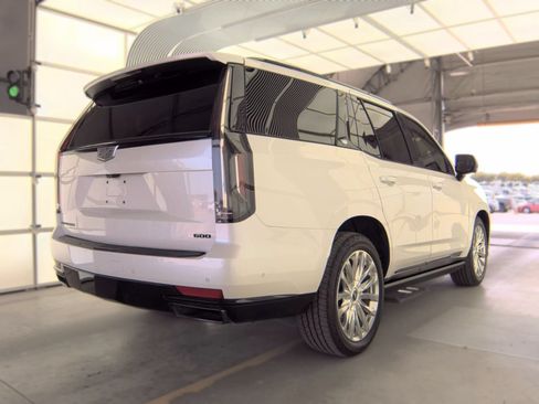 Used 2022 Cadillac Escalade Sport Platinum w/ LPO, ONYX Package AWD/4WD image 4