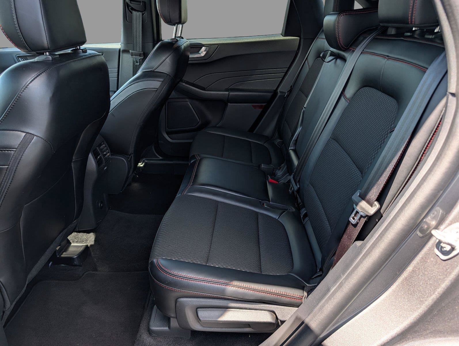 Used 2025 Ford Escape ST-Line FWD image 31