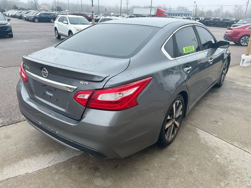 Used 2016 Nissan Altima 2.5 SR FWD image 5