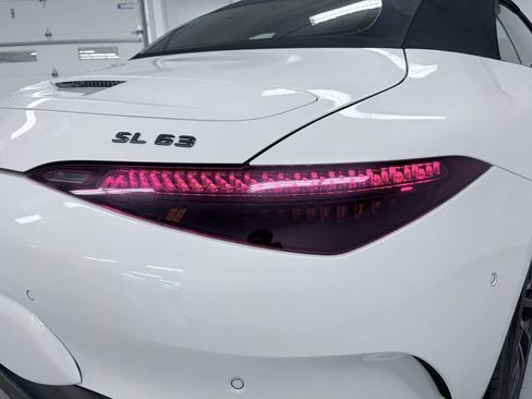 Certified 2022 Mercedes-Benz SL 63 AMG 4MATIC image 11
