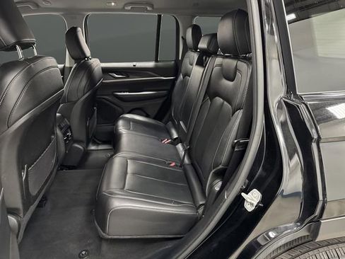 Used 2023 Jeep Grand Cherokee Limited w/ Luxury Tech Group II image 30