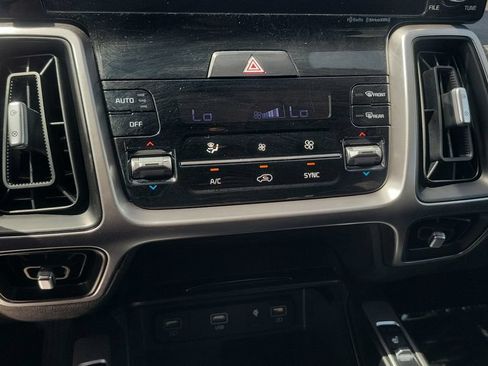 Used 2022 Kia Sorento EX FWD image 23