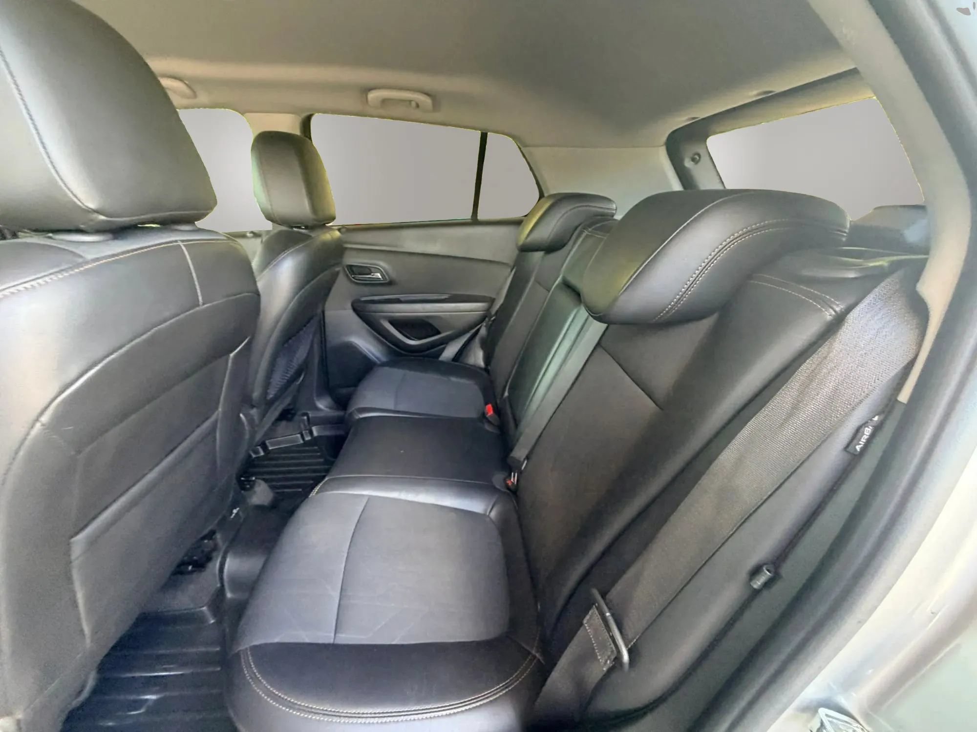 Used 2019 Chevrolet Trax LT w/ LT Convenience Package FWD image 21