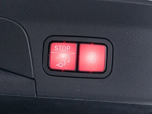 Certified 2022 Mercedes-Benz GLC 300 4MATIC Coupe image 31