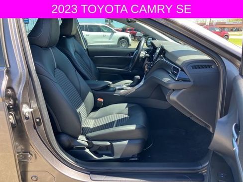Used 2023 Toyota Camry SE image 11
