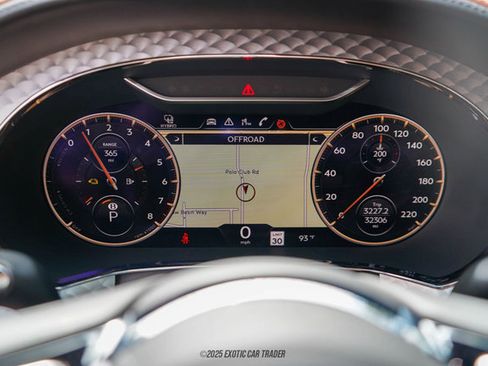 Used 2022 Bentley Flying Spur Plug-In Hybrid image 34